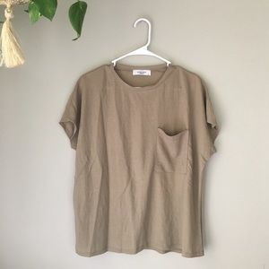 Carly Jean Los Angeles “Maddie” Tee